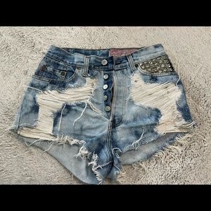 Levi’s distressed shorts